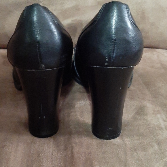 Black heels - Picture 5 of 5